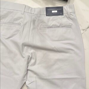 Holderness & Bourne Men's Gray Hybrid Shorts - The Harwood Short: Stone 32 Waist
